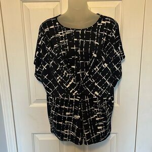 Dream Investor Sz Large Navy White Patterned Sleeveless Top GUC B1015